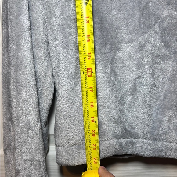 Winnie The Pooh Grey Quarter Zip Cropped Sweatshirt Size Small/Medium - Picture 8 of 10